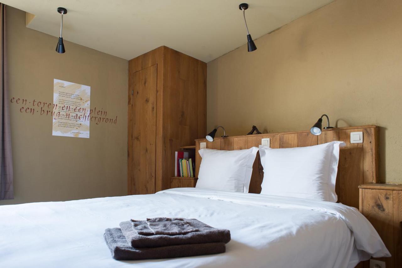 Bever Poeziehotel Surplace - 15 Min Van Pairi Daiza & Industriezone Ghislenghien מראה חיצוני תמונה