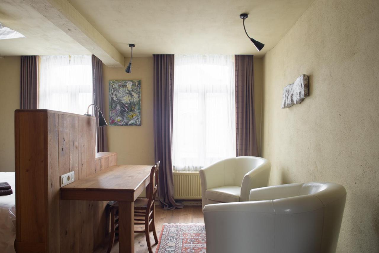 Bever Poeziehotel Surplace - 15 Min Van Pairi Daiza & Industriezone Ghislenghien מראה חיצוני תמונה
